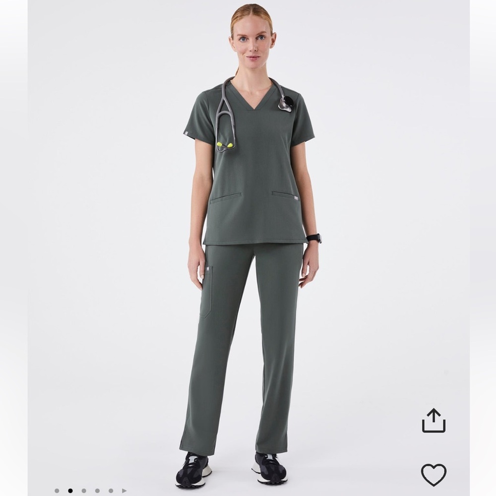 FIGS Scrub Set